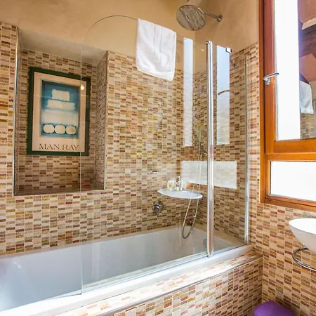 Bohemienne Penthouse Apartment *